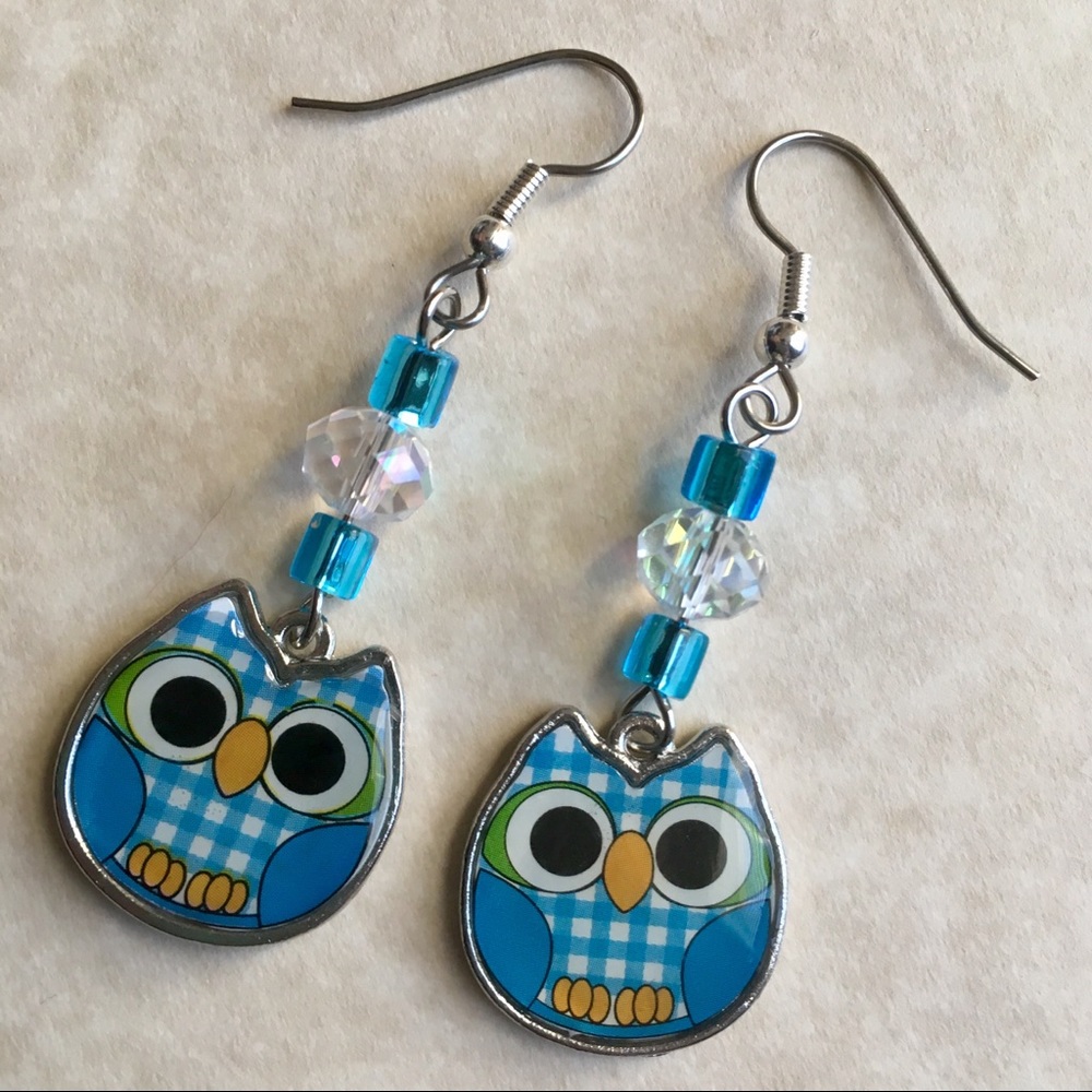 2/$20 Owl Earrings Blue Silver Tone Beaded Glass Dangle - Picture 1 of 3